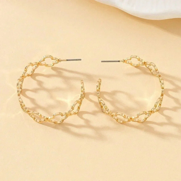 Yellow Gold Women's Design Hollow Out Small Flower Earring Set - Picture 2 of 4